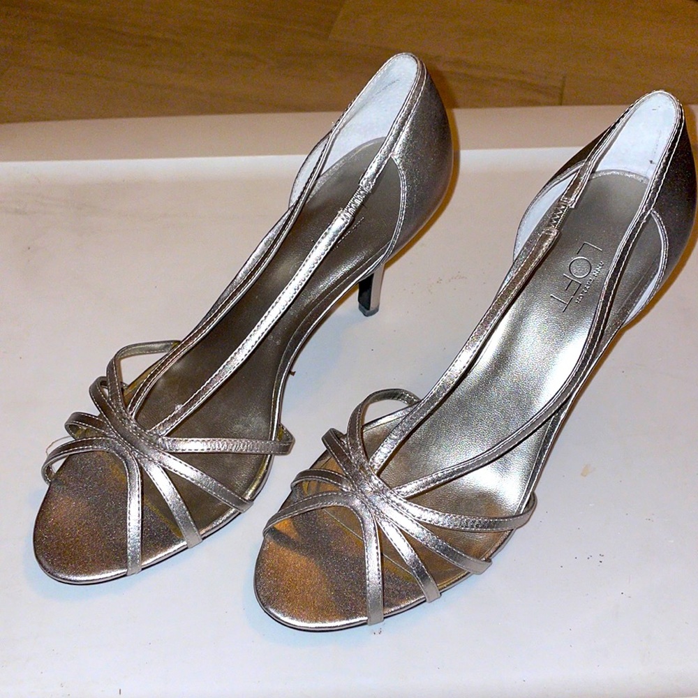 Ann Taylor Melania Short Heel
